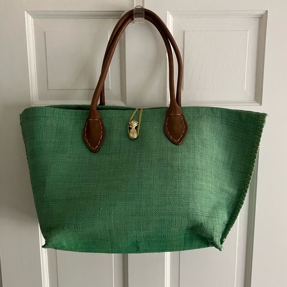 Lilly Pulitzer For Target Lime Green Straw Beach Tote/Handbag. - Picture 1 of 6
